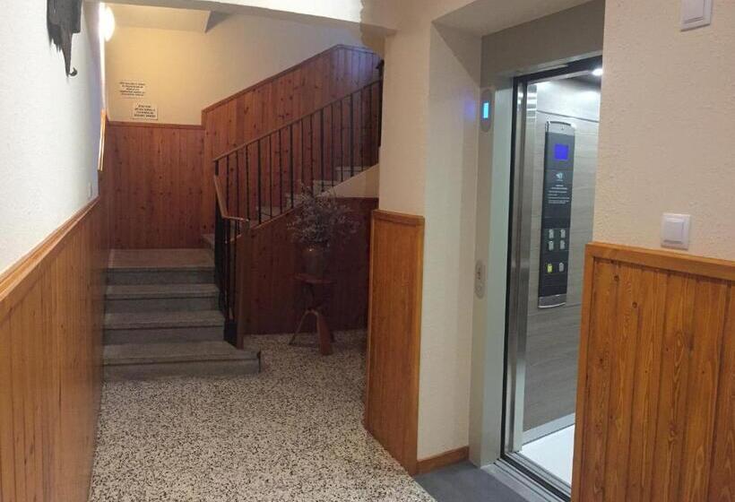 مسافرخانه Sol I Neu