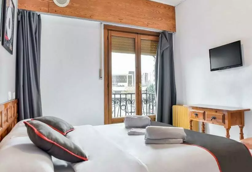 ホテル Casa De Huespedes Carabanchel By Vivere Stays