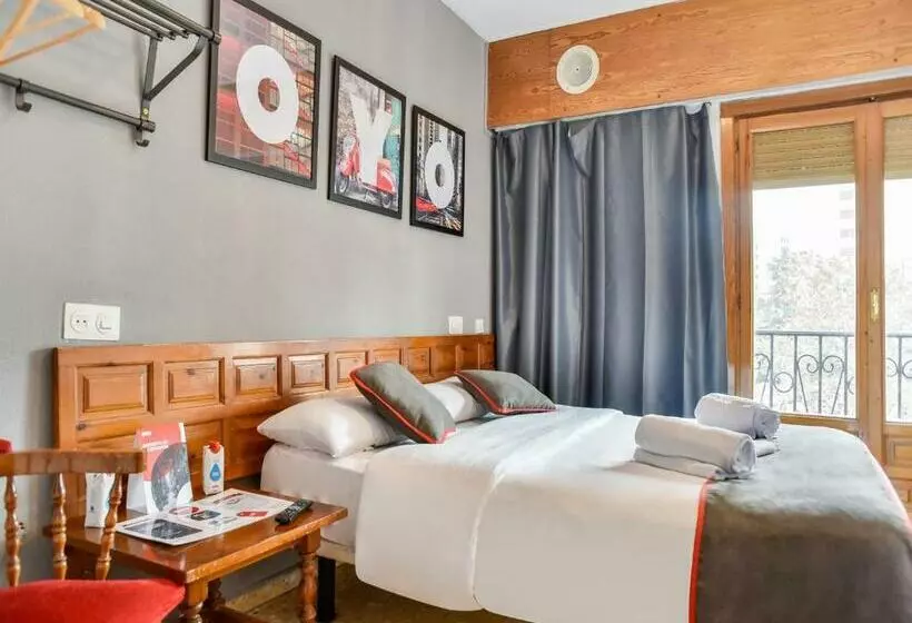 ホテル Casa De Huespedes Carabanchel By Vivere Stays