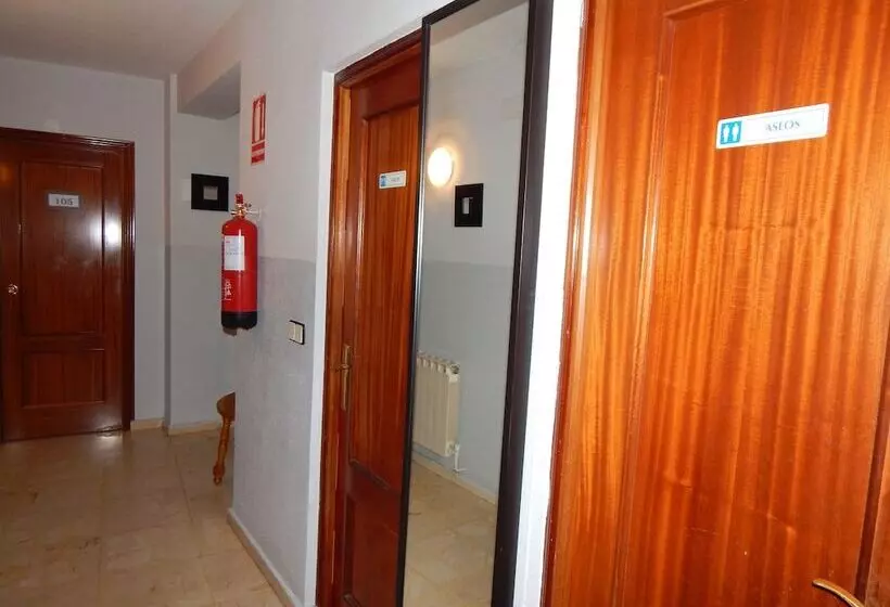 ホテル Hostal El Peine