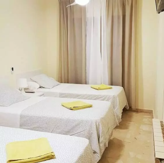 ホテル Hostal El Peine