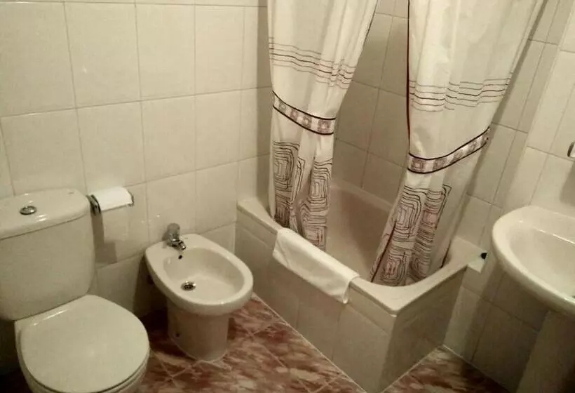 فندق Hostal Mayo