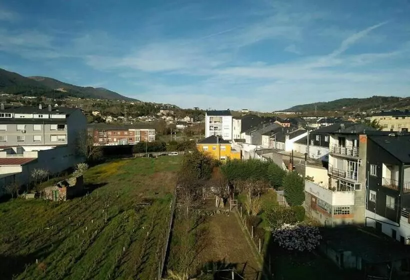 فندق Hostal Mayo