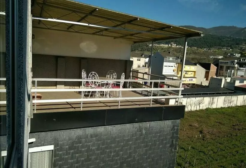 فندق Hostal Mayo