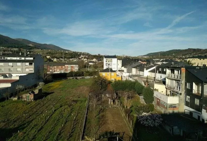 فندق Hostal Mayo