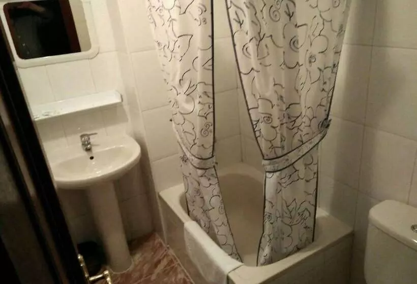 فندق Hostal Mayo