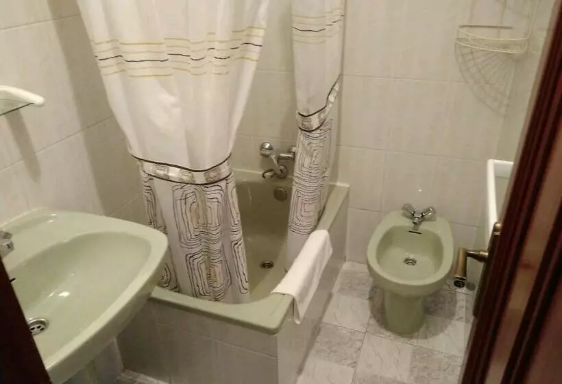 فندق Hostal Mayo