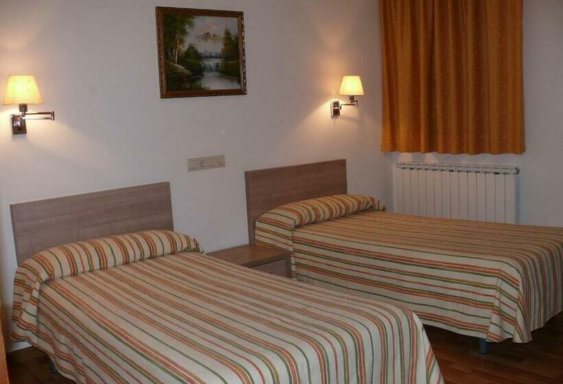 호텔 Hostal Muntanya