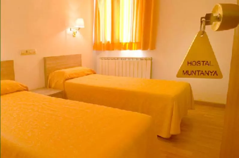 ホテル Hostal Muntanya