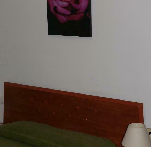 호텔 Hostal Muntanya