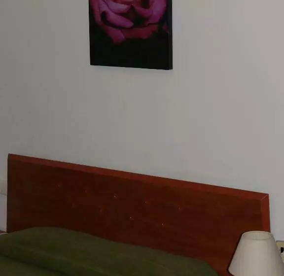 ホテル Hostal Muntanya