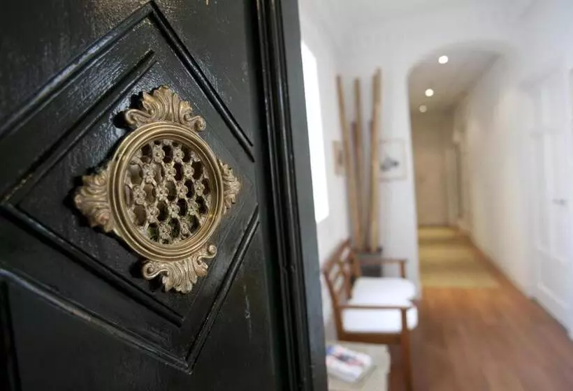 هتل Hostal Santa Isabel