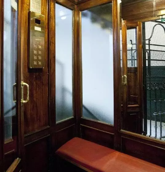 هتل Hostal Santa Isabel