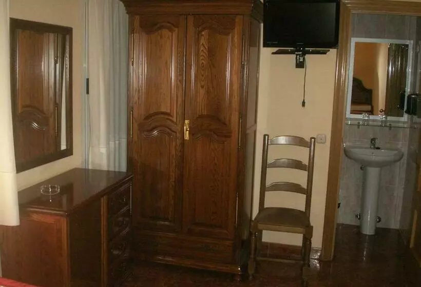 Hotel Hostal La Nava