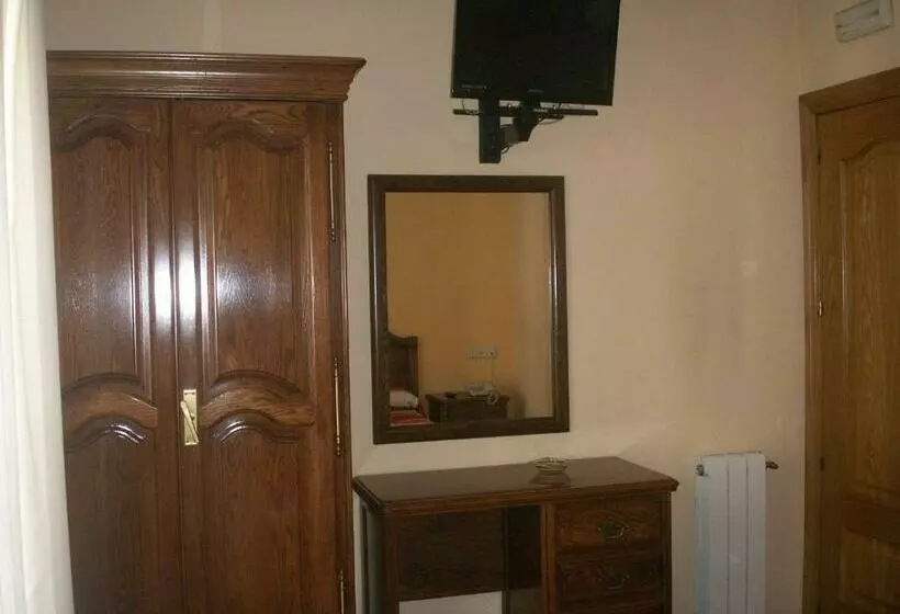 Hotel Hostal La Nava