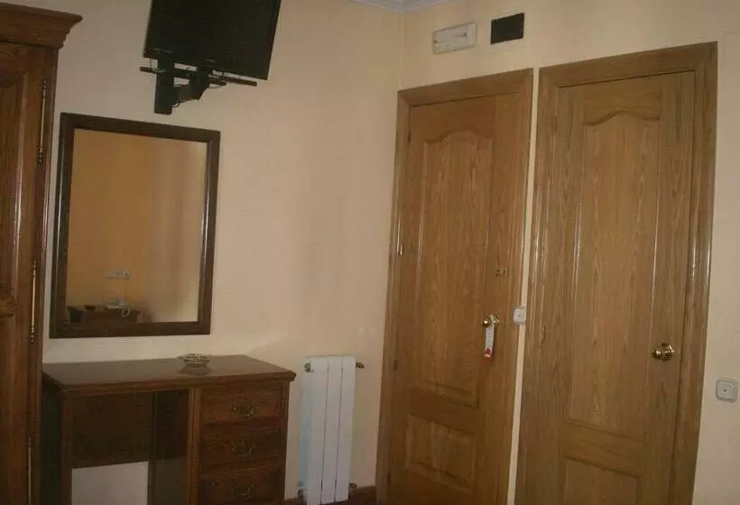 Hotel Hostal La Nava