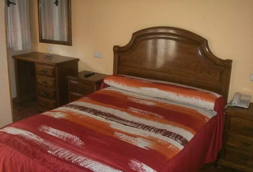 Hotel Hostal La Nava