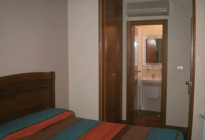 Hotel Hostal La Nava
