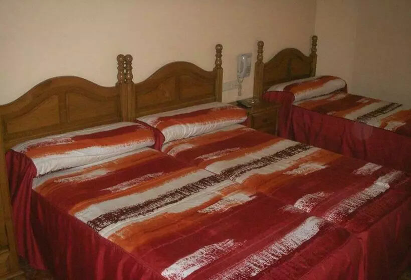 Hotel Hostal La Nava