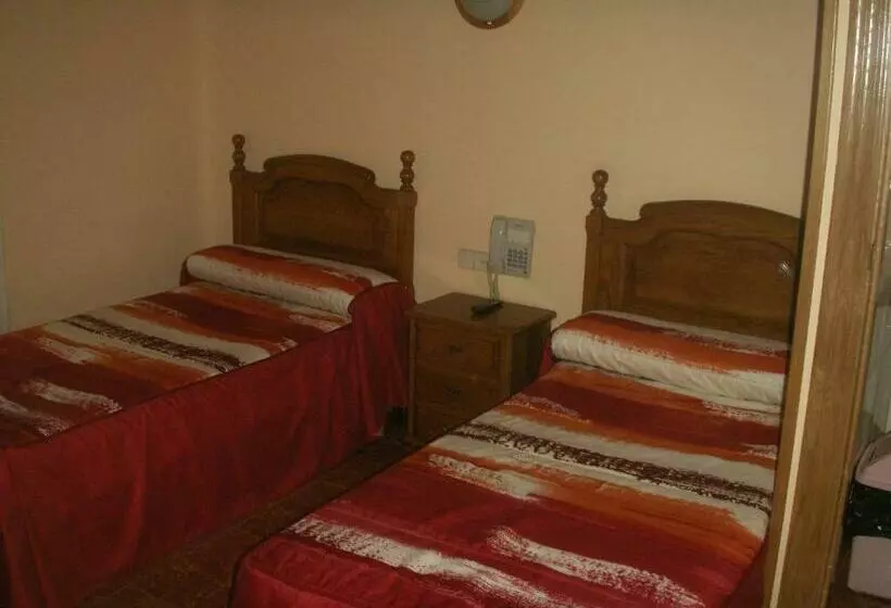 Hotel Hostal La Nava