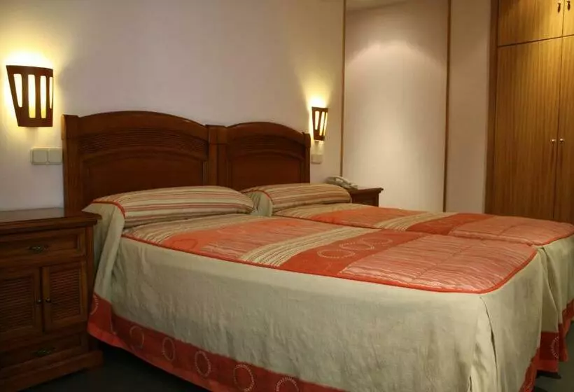 Hotel Hostal La Nava