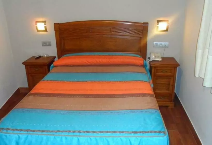 Hotel Hostal La Nava