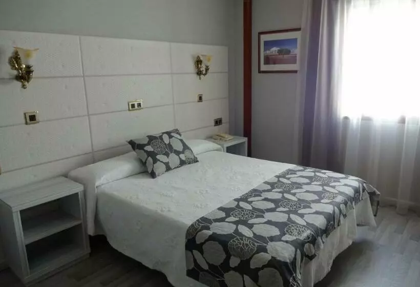 فندق Los Naranjos