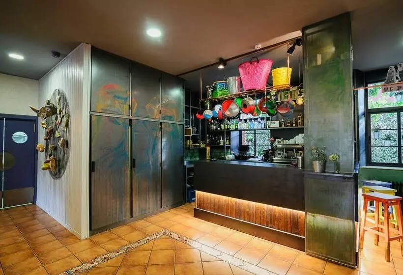 Albergue Cueva De Valporquero