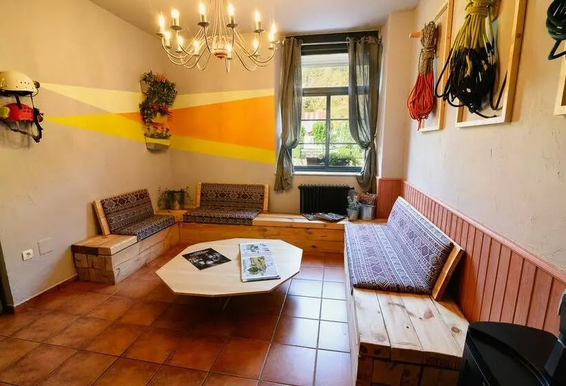 Albergue Cueva De Valporquero