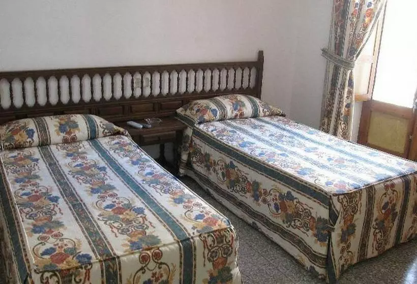 Отель Fonda Agustí