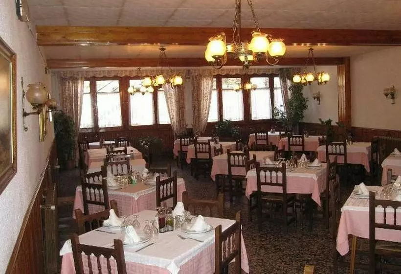 Отель Fonda Agustí