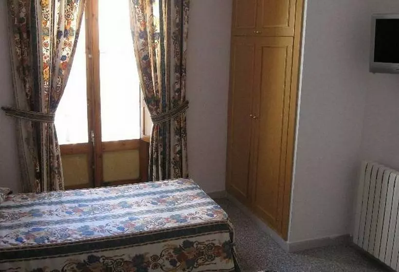 Отель Fonda Agustí