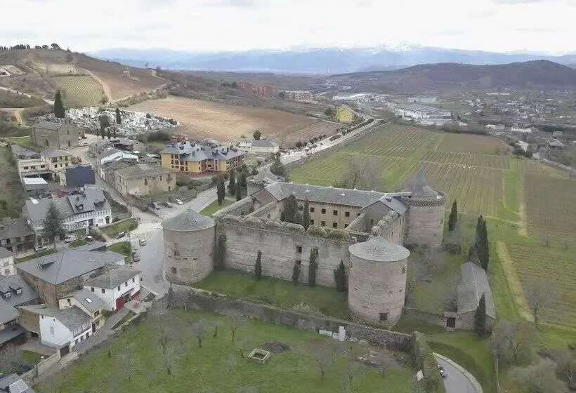 فندق Hostal Cruce