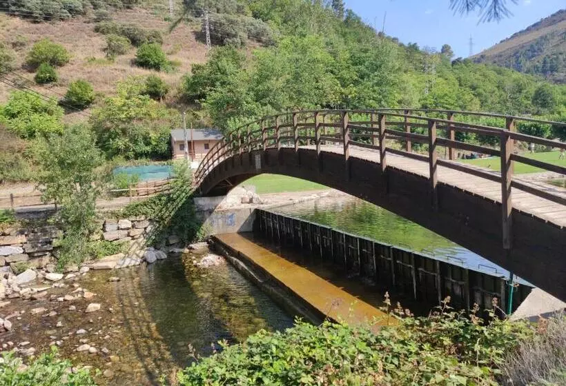 فندق Hostal Cruce