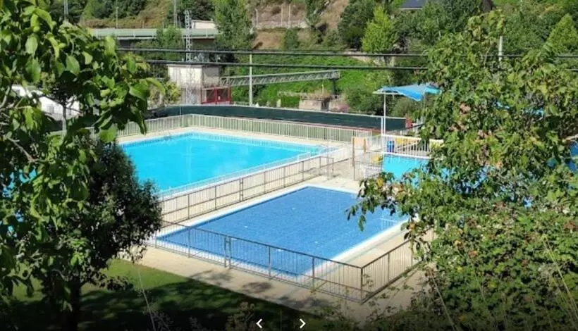 فندق Hostal Cruce