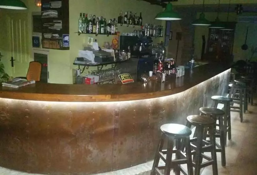 Отель Mesón De Colungo