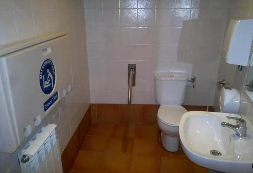 Отель Mesón De Colungo