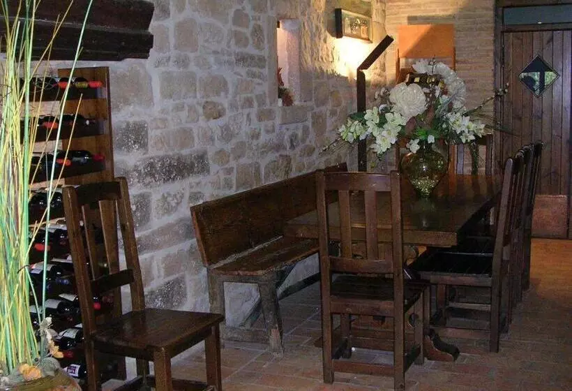 Отель Mesón De Colungo