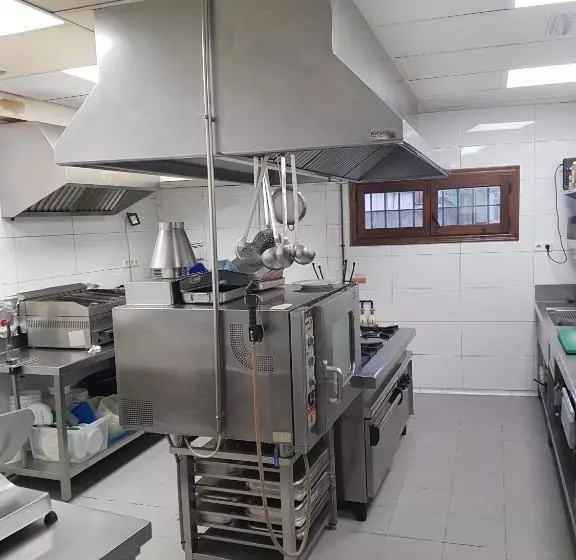 Отель Mesón De Colungo