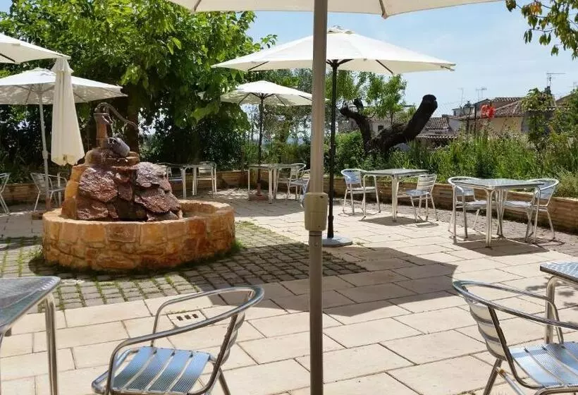 Отель Mesón De Colungo