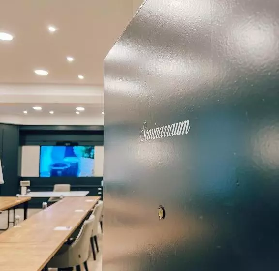 酒店 Bayrischer Hof