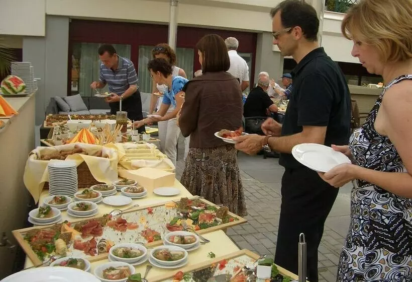 ホテル Burgenland