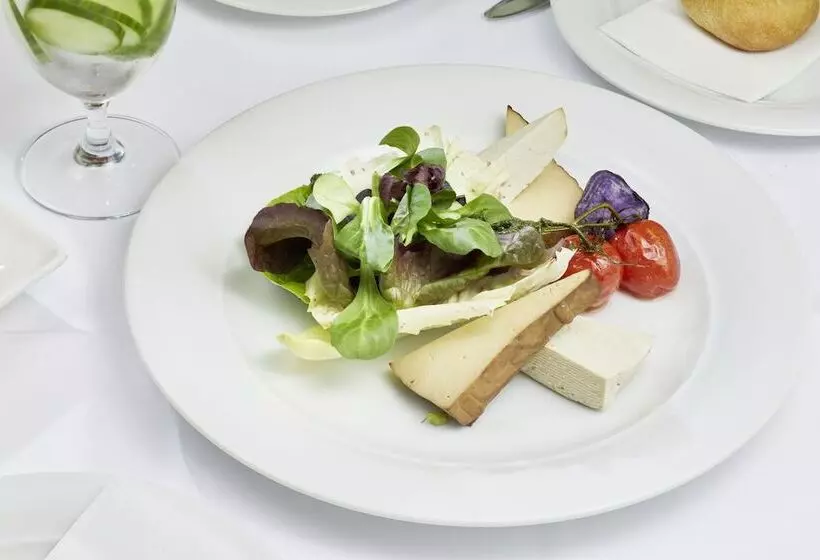 Отель Das Alpenhaus Gasteinertal