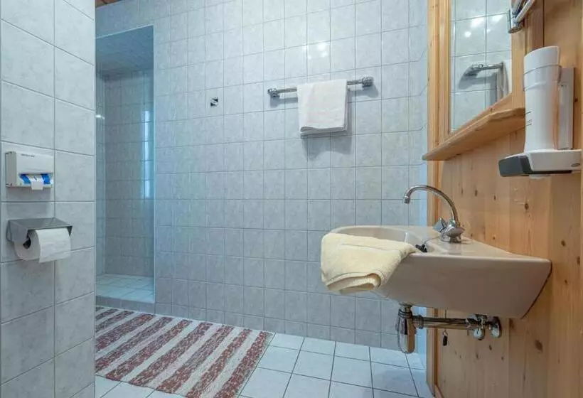 Отель Landhof Zum Waidegger Wirt