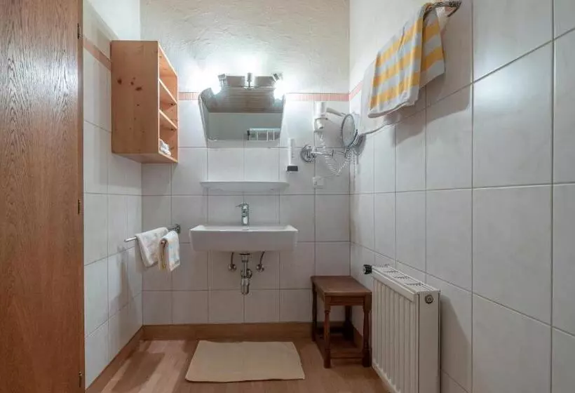 Отель Landhof Zum Waidegger Wirt