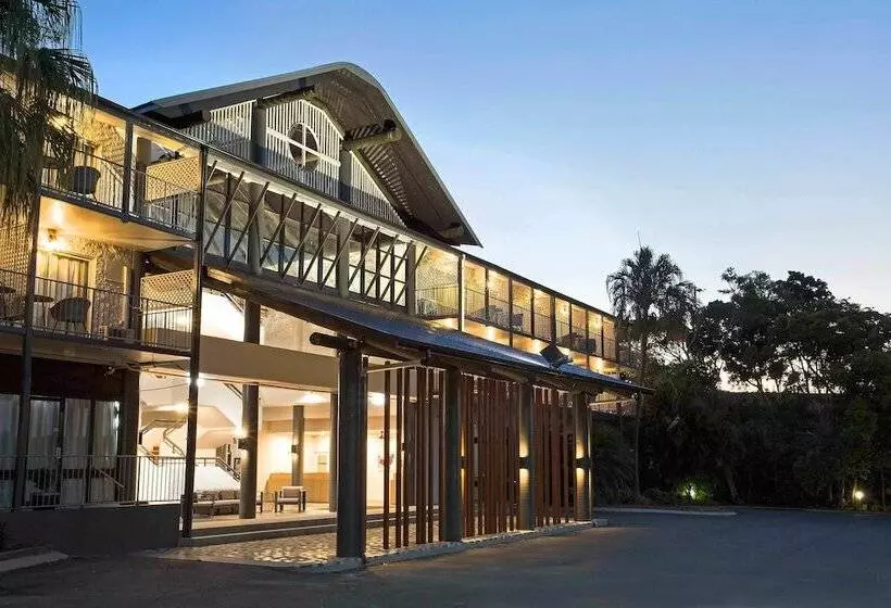 هتل Mantra Club Croc