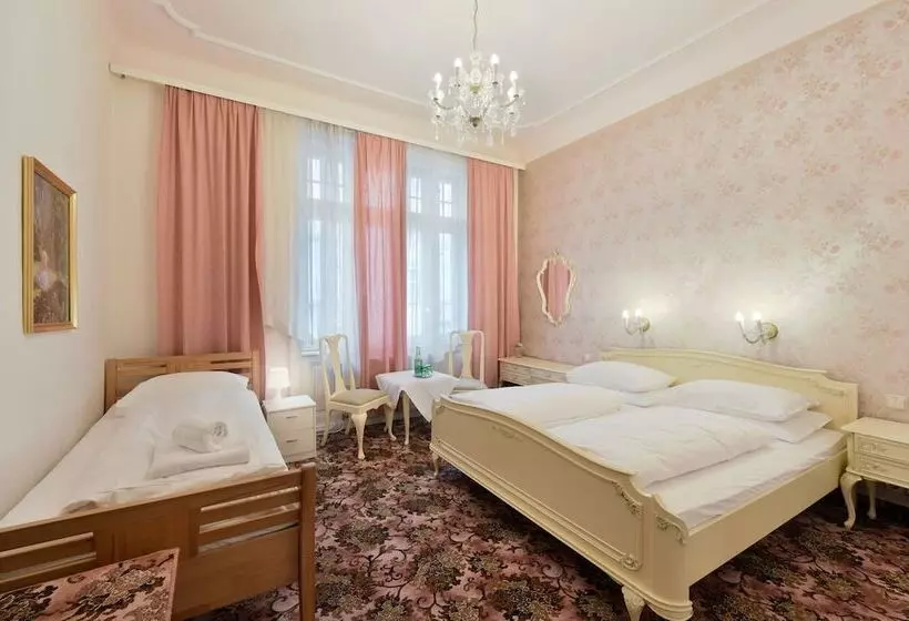 호텔 Pension Baronesse