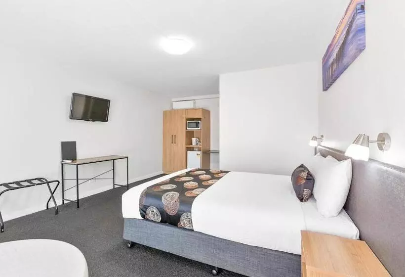 Hilton Beachfront Motel