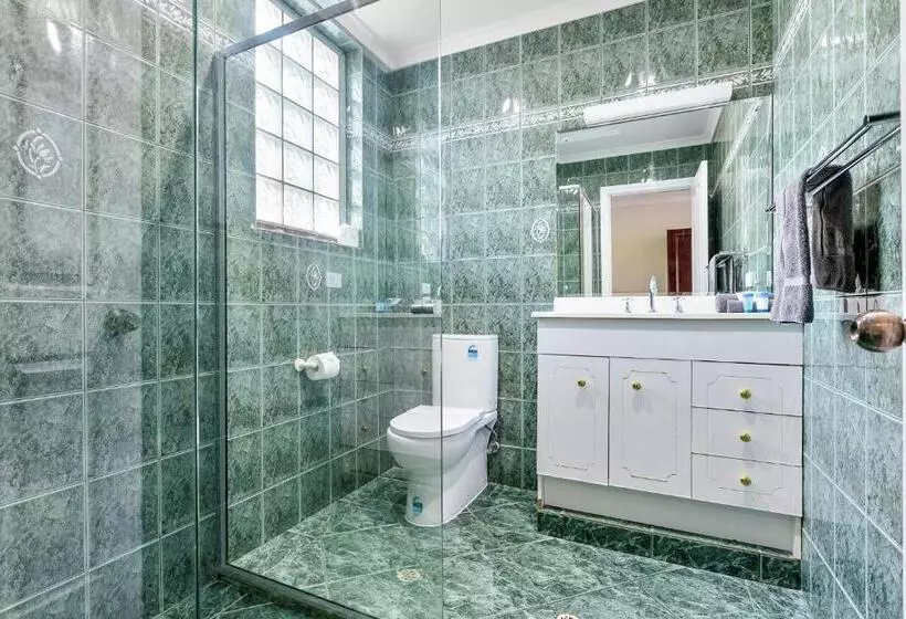 Hilton Beachfront Motel