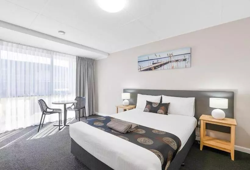 Hilton Beachfront Motel